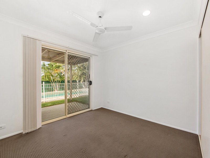 Photo - 10 Gosford Court, Helensvale QLD 4212 - Image 13