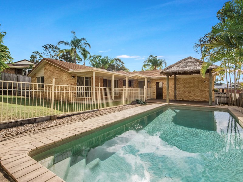 Photo - 10 Gosford Court, Helensvale QLD 4212 - Image 16