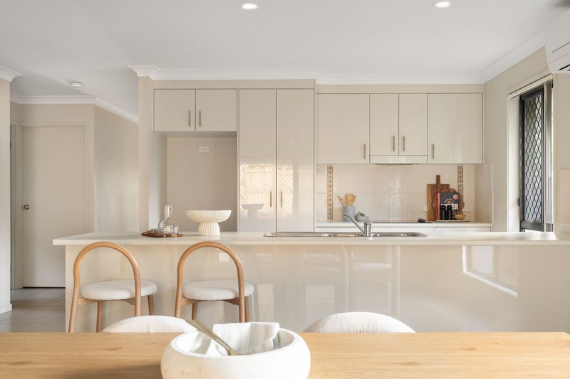 Photo - 10 Goundry Drive, Holmview QLD 4207 - Image 5