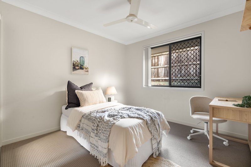 Photo - 10 Goundry Drive, Holmview QLD 4207 - Image 11