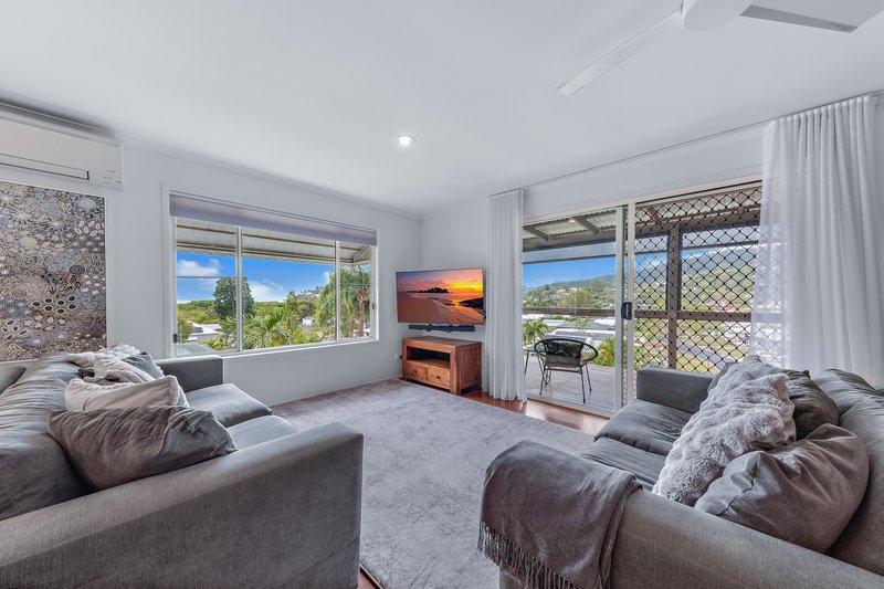 Photo - 10 Grace Avenue, Cannonvale QLD 4802 - Image 7