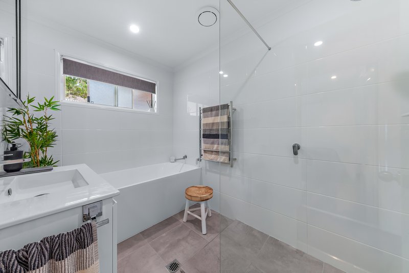 Photo - 10 Grace Avenue, Cannonvale QLD 4802 - Image 14