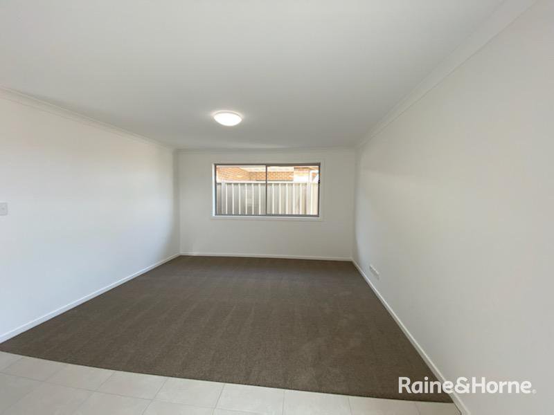 Photo - 10 Grace Road, Munno Para West SA 5115 - Image 3