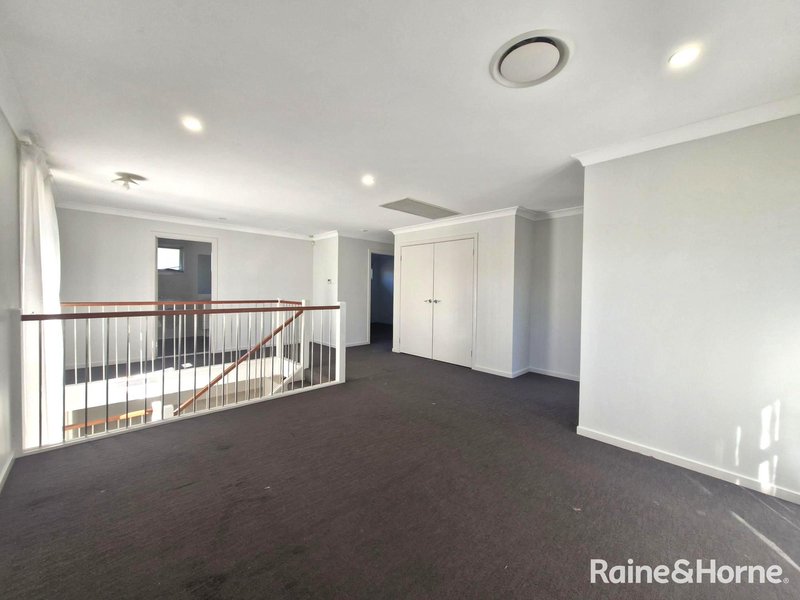Photo - 10 Grahame Avenue, Glenfield NSW 2167 - Image 8
