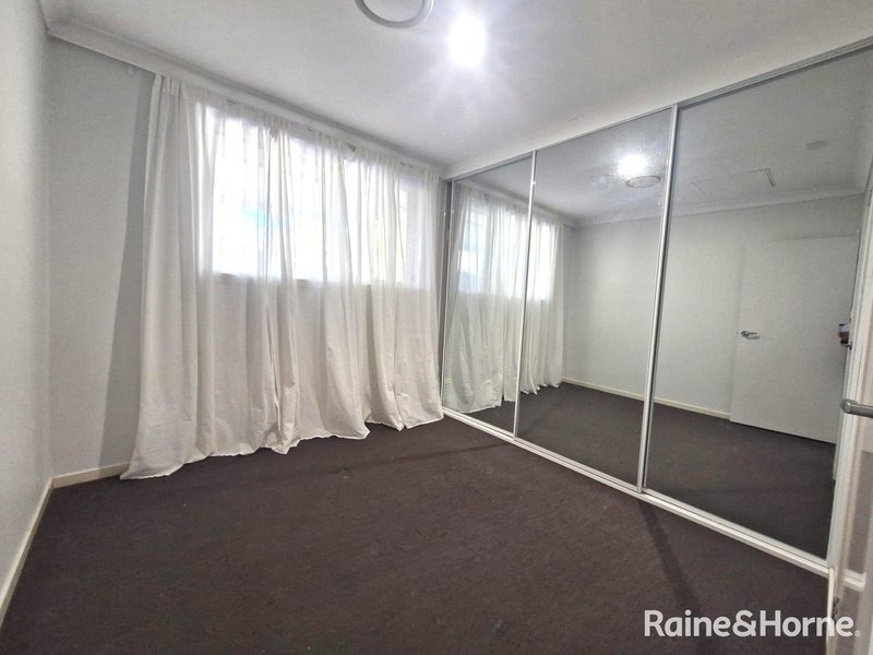 Photo - 10 Grahame Avenue, Glenfield NSW 2167 - Image 10