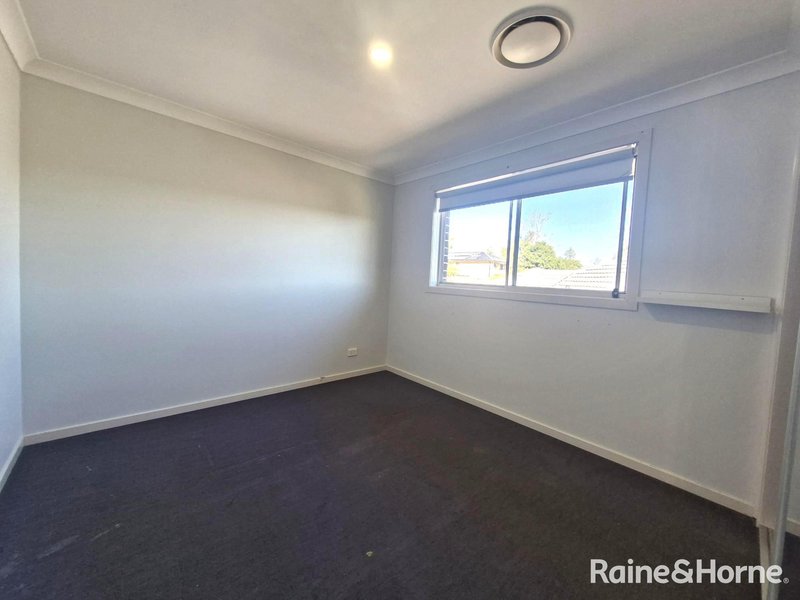 Photo - 10 Grahame Avenue, Glenfield NSW 2167 - Image 14