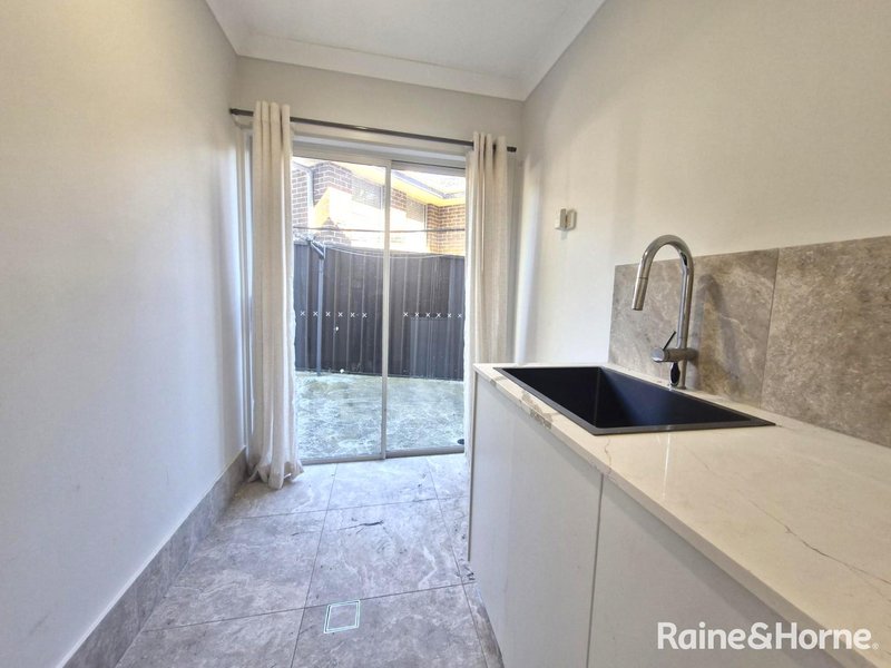 Photo - 10 Grahame Avenue, Glenfield NSW 2167 - Image 16