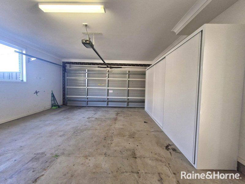 Photo - 10 Grahame Avenue, Glenfield NSW 2167 - Image 17