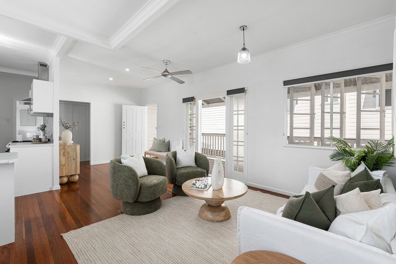 Photo - 10 Grainger Street, Wynnum QLD 4178 - Image 5