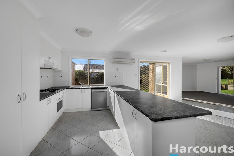 Photo - 10 Grandview Close, Drouin VIC 3818 - Image 3