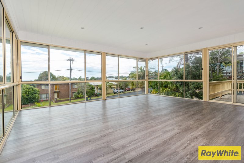 Photo - 10 Grantham Road, Batehaven NSW 2536 - Image 2