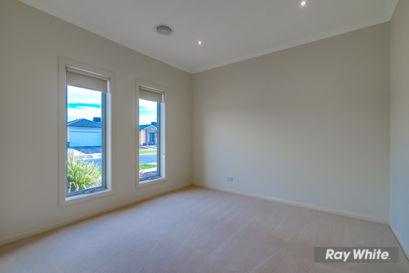 Photo - 10 Granya Street, Tarneit VIC 3029 - Image 4