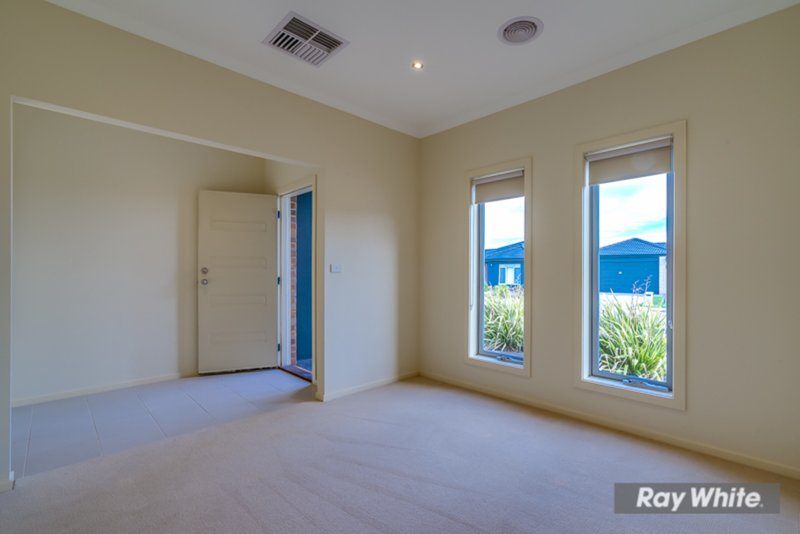 Photo - 10 Granya Street, Tarneit VIC 3029 - Image 5