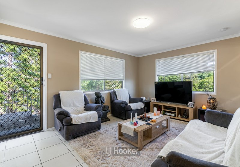 Photo - 10 Green Road, Regents Park QLD 4118 - Image 4