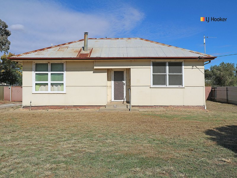 10 Green Street, Lockhart NSW 2656