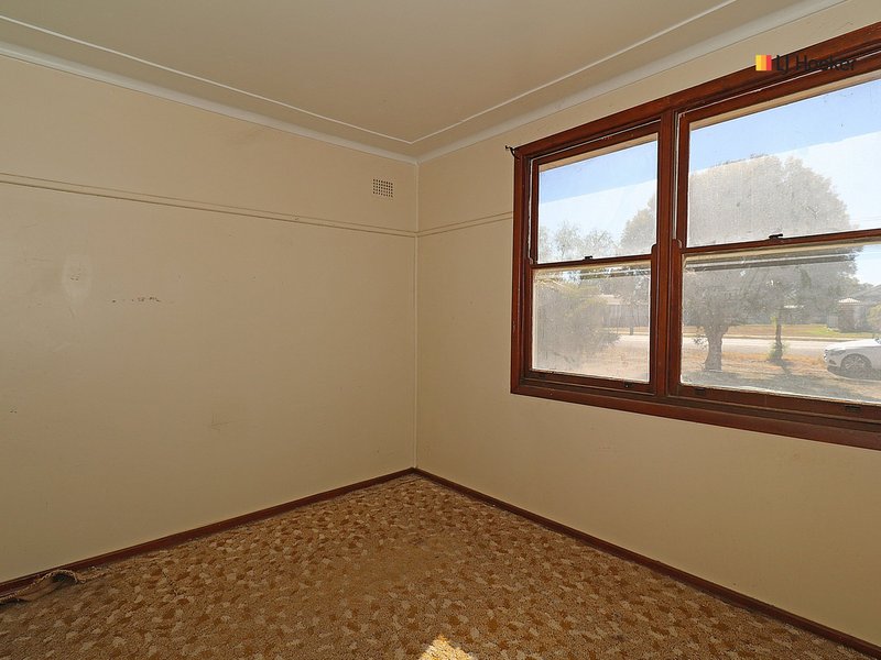 Photo - 10 Green Street, Lockhart NSW 2656 - Image 6