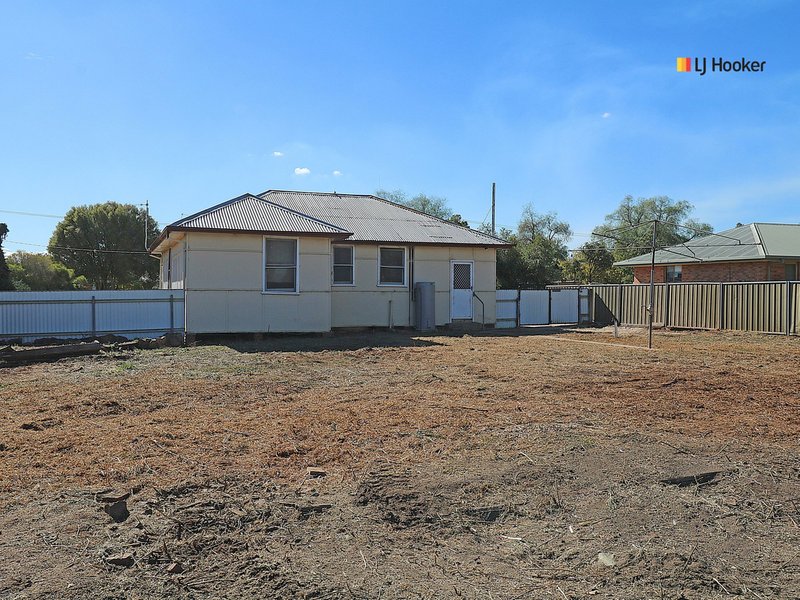 Photo - 10 Green Street, Lockhart NSW 2656 - Image 9