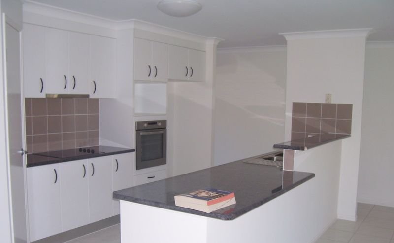 Photo - 10 Greenwood Place, Deception Bay QLD 4508 - Image 2