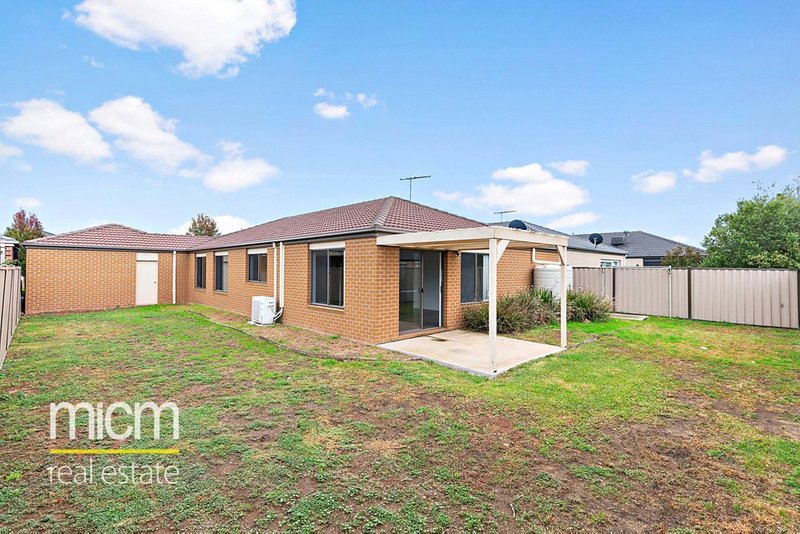 Photo - 10 Grenache Street, Point Cook VIC 3030 - Image 7