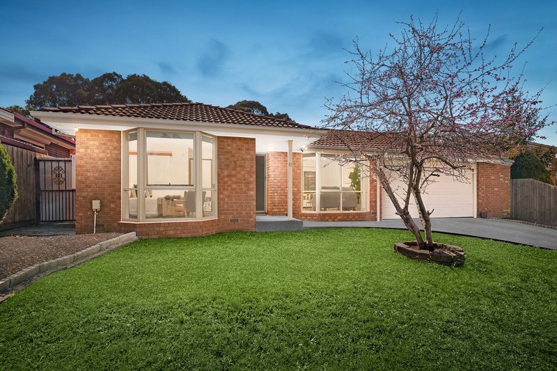 Photo - 10 Grenda Drive, Mill Park VIC 3082 - Image 1