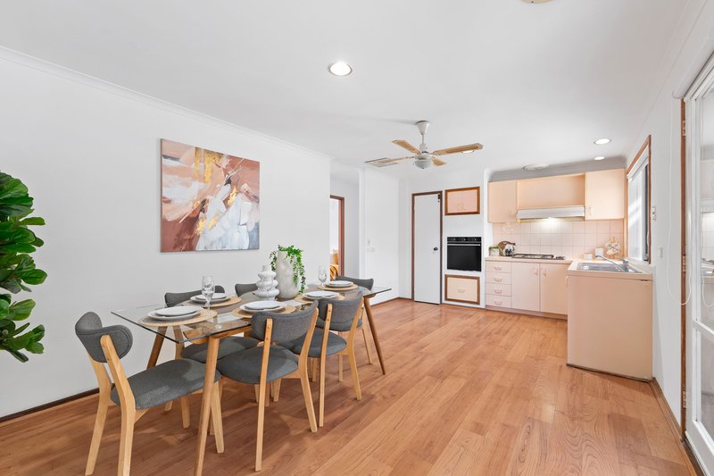 Photo - 10 Grenda Drive, Mill Park VIC 3082 - Image 10