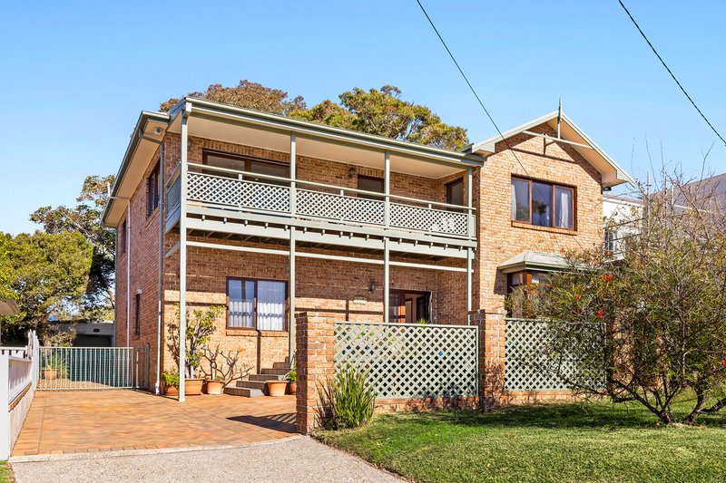 Photo - 10 Grevillea Street, Collaroy Plateau NSW 2097 - Image 1
