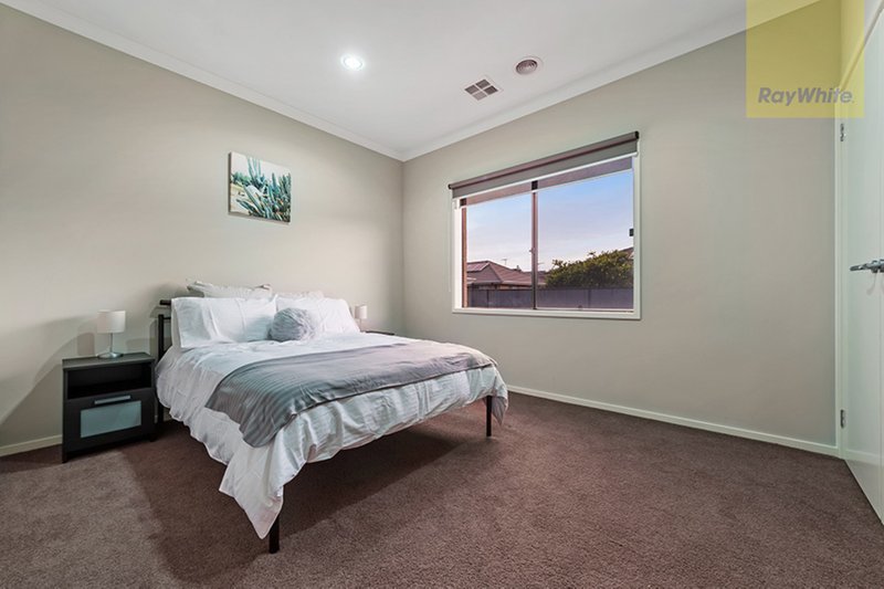 Photo - 10 Grove Road, Craigieburn VIC 3064 - Image 11