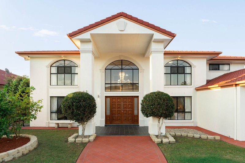 Photo - 10 Gumdale Place, Sunnybank Hills QLD 4109 - Image 2