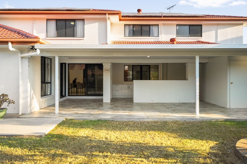 Photo - 10 Gumdale Place, Sunnybank Hills QLD 4109 - Image 18