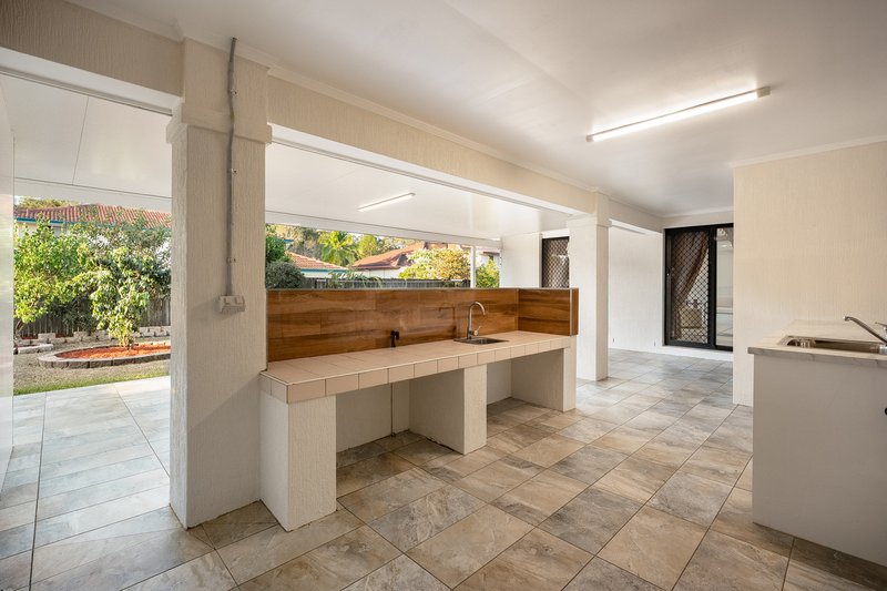 Photo - 10 Gumdale Place, Sunnybank Hills QLD 4109 - Image 19