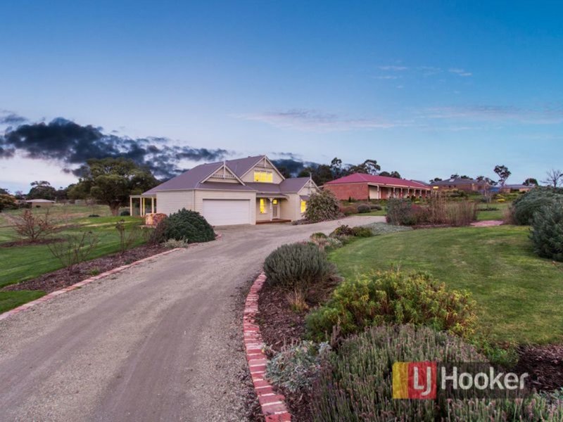 Photo - 10 Gwen Meredith Drive, Bunyip VIC 3815 - Image 10