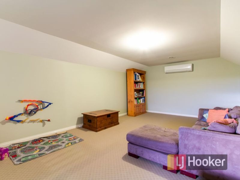 Photo - 10 Gwen Meredith Drive, Bunyip VIC 3815 - Image 18