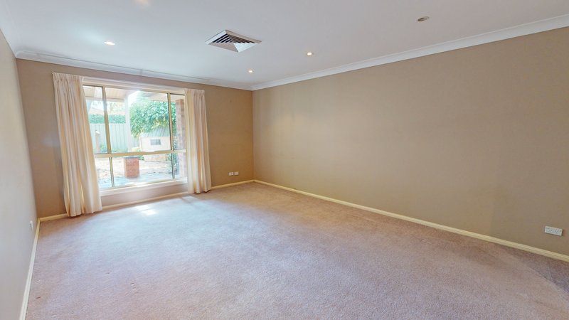 Photo - 10 Gwydir Court, Dubbo NSW 2830 - Image 5