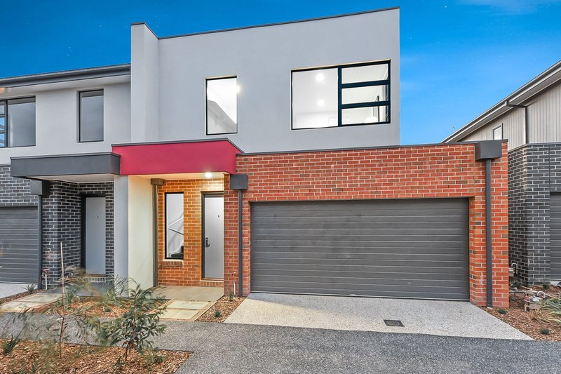 Photo - 10 Hakea Place, Keysborough VIC 3173 - Image 3