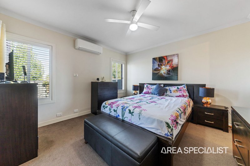 Photo - 10 Half Moon Crescent, Pakenham VIC 3810 - Image 16