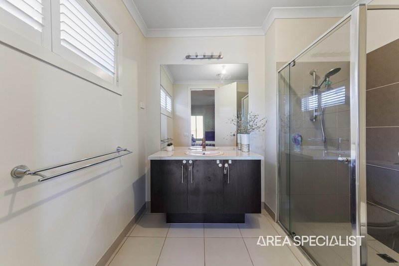 Photo - 10 Half Moon Crescent, Pakenham VIC 3810 - Image 21