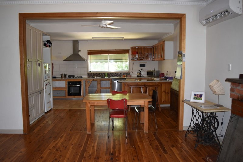 Photo - 10 Halls Road, Myrtleford VIC 3737 - Image 2