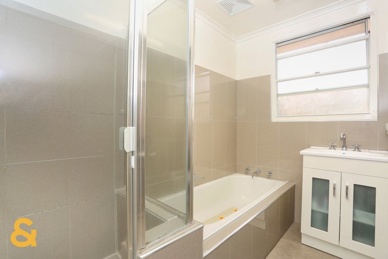 Photo - 10 Hallston Court, Meadow Heights VIC 3048 - Image 6