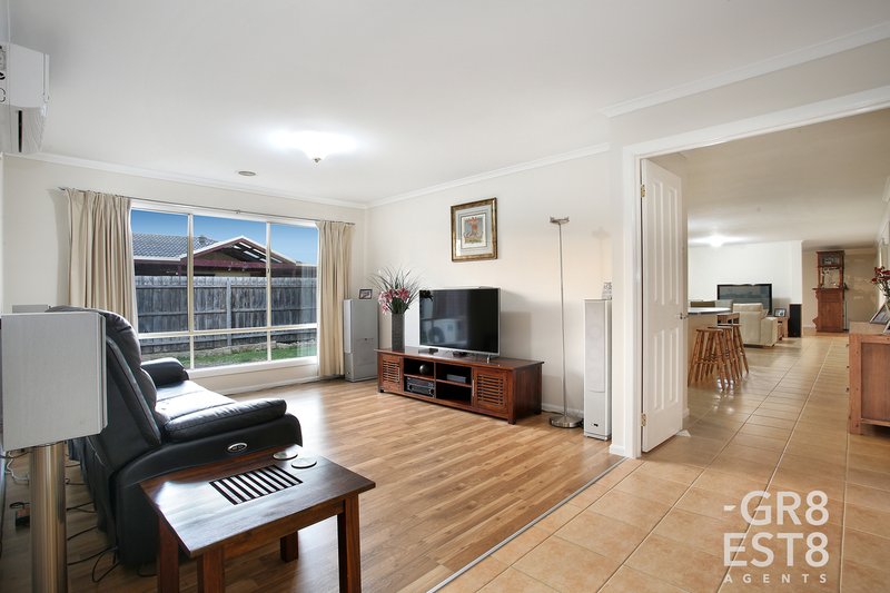 Photo - 10 Hampshire Drive, Narre Warren South VIC 3805 - Image 2