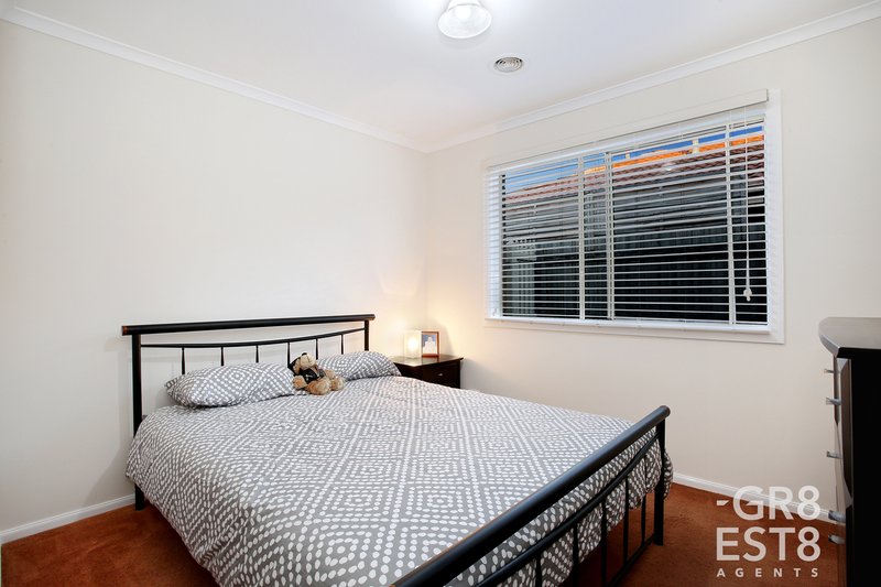 Photo - 10 Hampshire Drive, Narre Warren South VIC 3805 - Image 14