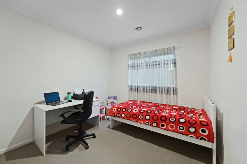 Photo - 10 Hanley Street, Mernda VIC 3754 - Image 7