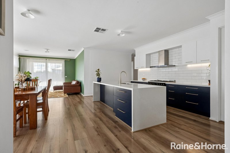 Photo - 10 Hanrahan Street, Gisborne VIC 3437 - Image 6