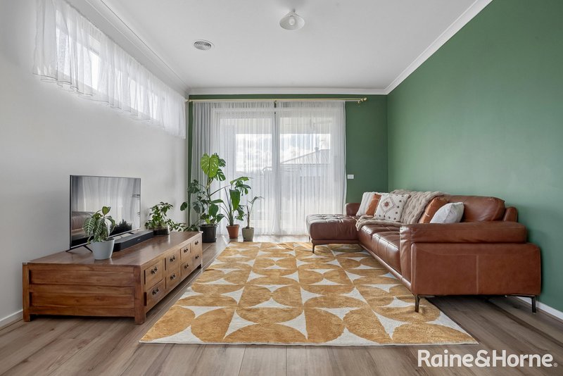 Photo - 10 Hanrahan Street, Gisborne VIC 3437 - Image 9