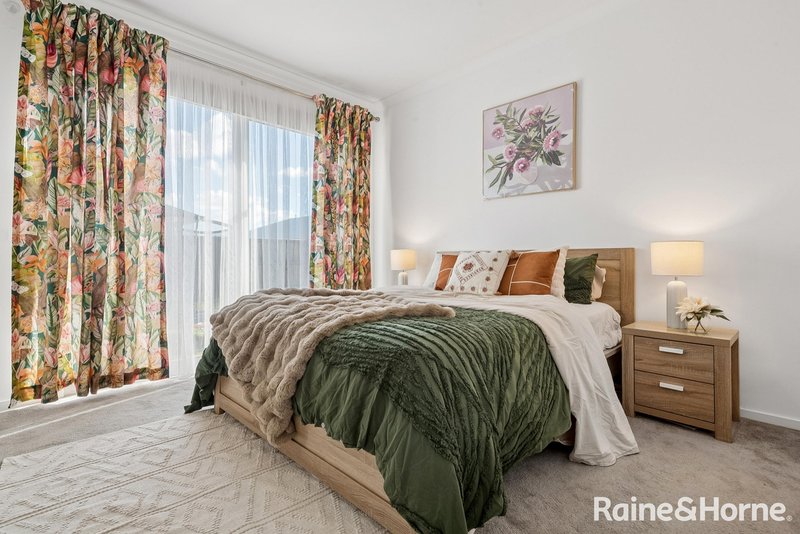 Photo - 10 Hanrahan Street, Gisborne VIC 3437 - Image 11
