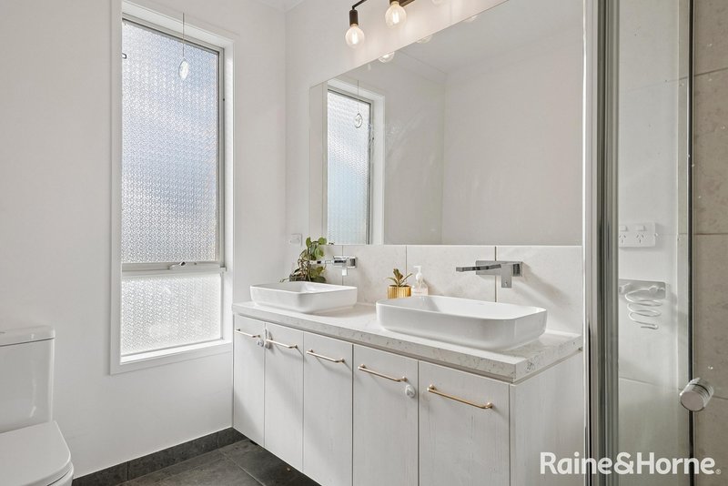 Photo - 10 Hanrahan Street, Gisborne VIC 3437 - Image 13