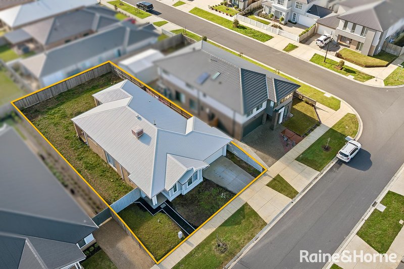Photo - 10 Hanrahan Street, Gisborne VIC 3437 - Image 20