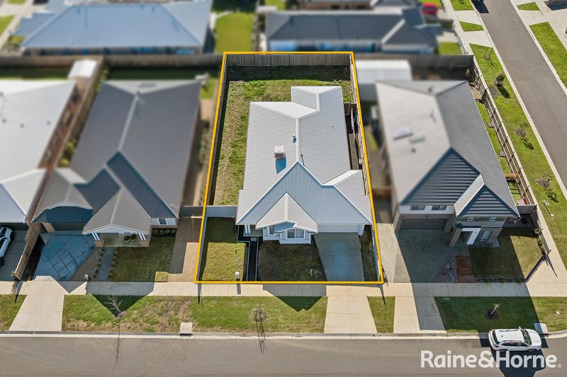 Photo - 10 Hanrahan Street, Gisborne VIC 3437 - Image 21