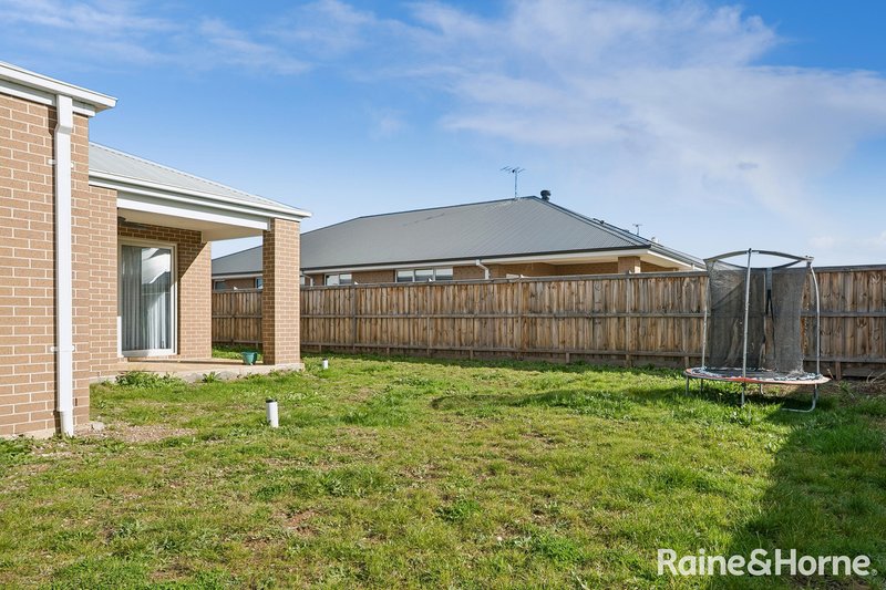 Photo - 10 Hanrahan Street, Gisborne VIC 3437 - Image 24
