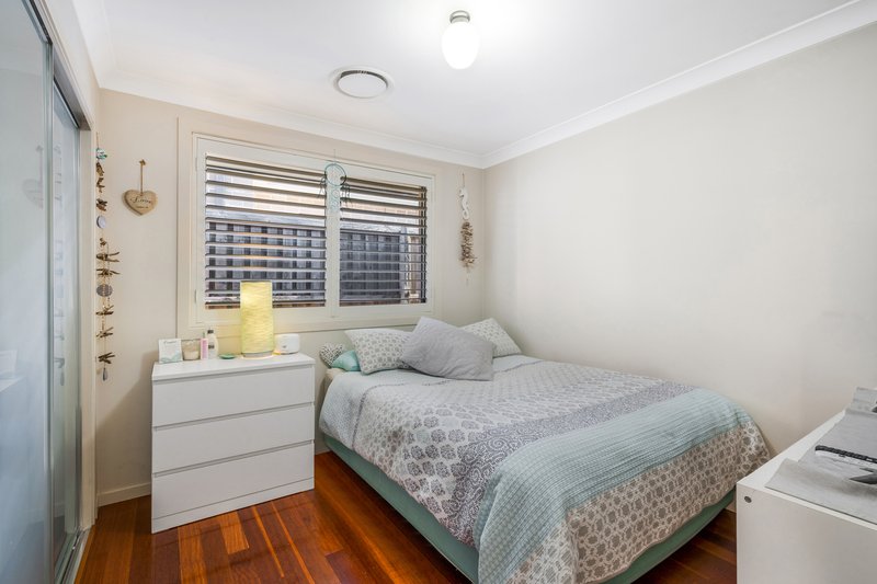 Photo - 10 Hargrave Avenue, Middleton Grange NSW 2171 - Image 14