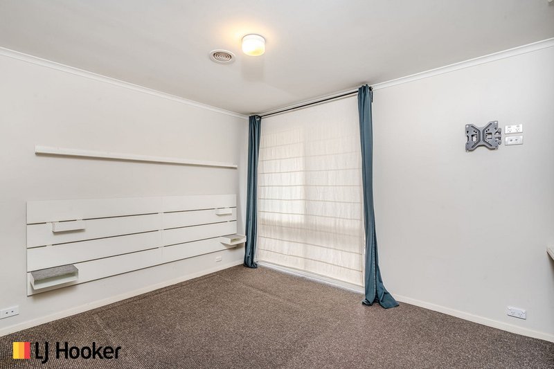 Photo - 10 Harper Street, Macgregor ACT 2615 - Image 7